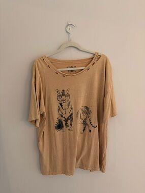 vestique Tan Tiger Graphic Short Sleeve Tee